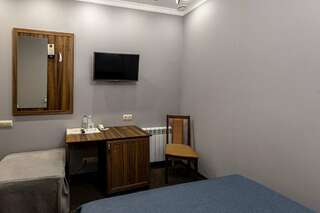 Гостиница Тета Кропоткин Эконом + без окна-3