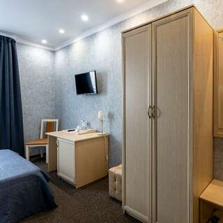 Гостиница Тета Кропоткин НОМЕР 1 КАТЕГОРИИ С ДВУСПАЛЬНОЙ КРОВАТЬЮ-4