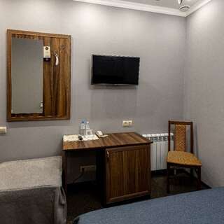 Гостиница Тета Кропоткин ЭКОНОМ + (БЕЗ ОКНА)-2